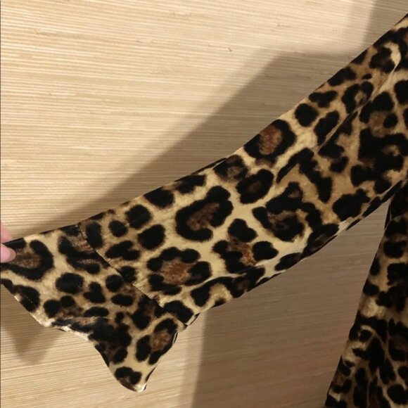 Loft Leopard Print Velvet Bell Sleeve Dress size 6 - Picture 6 of 10
